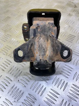  Подушка крепления двигателя Toyota Hilux 7 Арт 157764