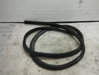 A1648890198 Уплотнитель капота Mercedes GL X164 Арт SD6172.H986