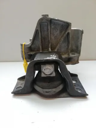 8200131305,1121090000,8200281186 Подушка крепления двигателя Renault Modus Арт 24545633, вид 1