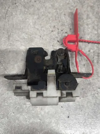 8200076240 Замок багажника Renault Megane 2 Арт 1147711, вид 1