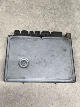 S101200056A,7700867038 Блок управления двигателем Renault Laguna 1 Арт 22798, вид 3