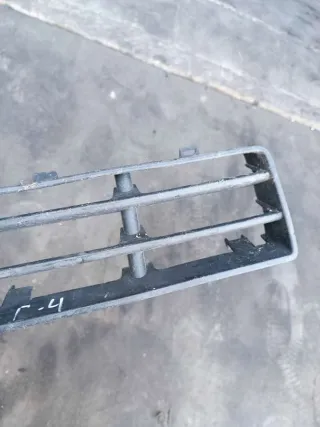 1J0853677 Заглушка (решетка) в бампер передний Volkswagen Golf 4 Арт P906723, вид 4