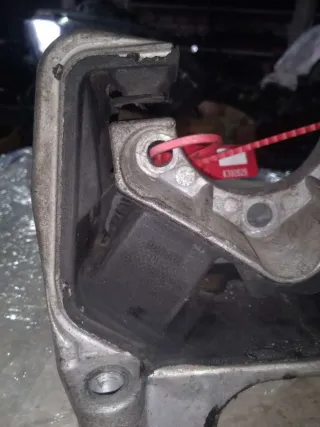 1601867,74266302 Подушка крепления двигателя Opel Vectra B Арт K392629, вид 1