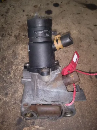 7700112493,7700103300 Корпус термостата Renault Megane 1 Арт H838898, вид 1