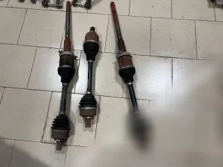 31325852, 31437621 Полуось передняя правая (приводной вал, ШРУС) Volvo XC60 2 Арт 127864467_1, вид 1