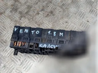 Блок предохранителей Volkswagen Vento Арт 148851451, вид 3