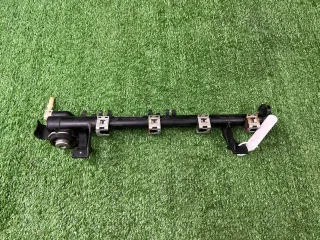 8A6G9H487AA топливная рампа Ford Fiesta 6 Арт 01752183, вид 1