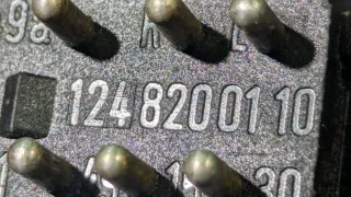 124 820 01 10 Кнопка аварийки Mercedes E W124 Арт 92457803, вид 2