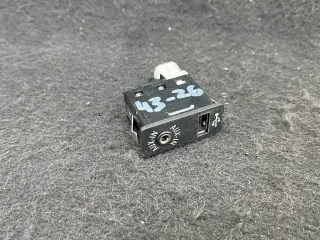 9237653 Разъем AUX / USB BMW X5 F15 Арт 43-26, вид 1