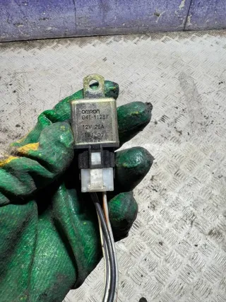  Реле бензонасоса Volvo S40 1 Арт 92933803
