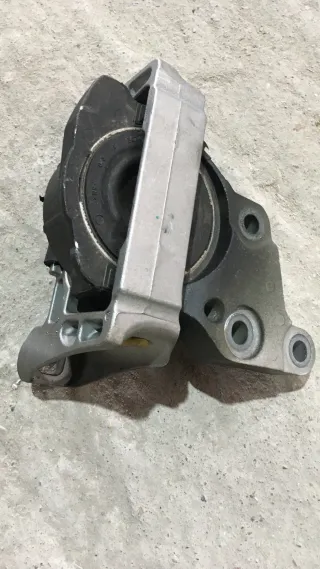 326C24,326C2426015 Подушка крепления двигателя Ford Escape 3 Арт 21468, вид 2