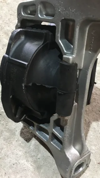 326C24,326C2426015 Подушка крепления двигателя Ford Escape 3 Арт 21468, вид 5