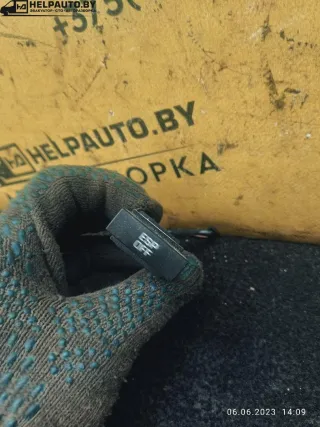  Кнопка антипробуксовочной системы (ABS/ESP) Skoda Octavia A5 Арт 550-4, вид 3