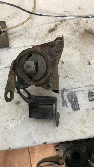  Подушка крепления двигателя Toyota Avensis 1 Арт 84086300, вид 5