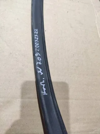  Уплотнитель капота Mercedes C W203 Арт 92990885, вид 2