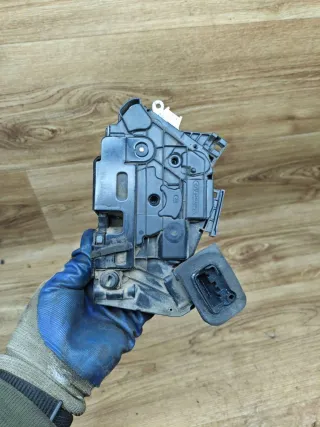 5K4839016F замок двери задней правой Volkswagen Polo 5 Арт 93583, вид 1