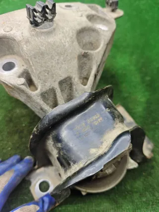 112103095R Подушка крепления двигателя Renault Duster 1 Арт 91813, вид 4