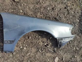  Крыло переднее правое Audi 100 C4 Арт 93257848