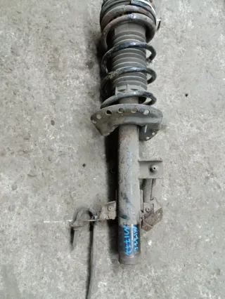 LR063741 Амортизатор задний правый Land Rover Range Rover 4 Арт 209872, вид 1