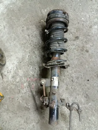 LR063741 Амортизатор задний правый Land Rover Range Rover 4 Арт 209872, вид 4