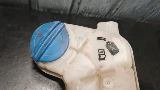 8E0121403 Расширительный бачок Audi A4 B7 Арт 93393284, вид 3