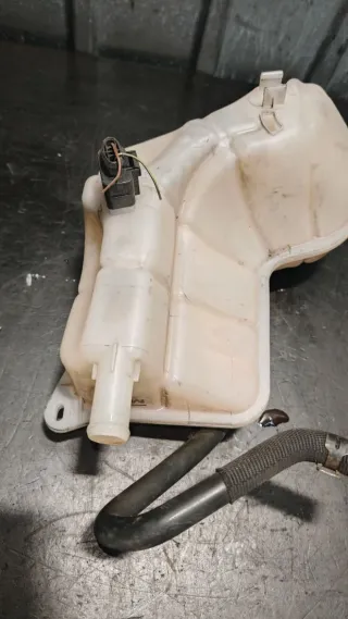 8E0121403 Расширительный бачок Audi A4 B7 Арт 93393284, вид 6