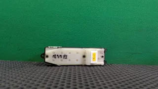84802 05210 Блок управления стеклоподъемниками Toyota Avensis 2 Арт 93430016, вид 3