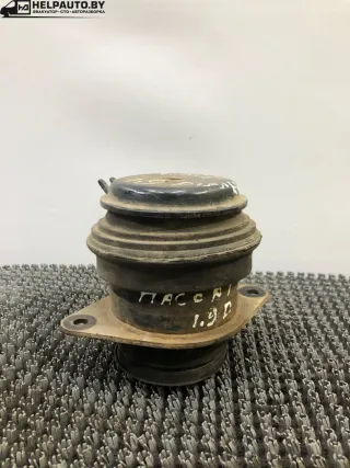  Подушка крепления двигателя Volkswagen Passat B3 Арт 71-8-284, вид 1
