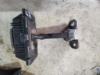  Ограничитель открывания двери задней Mercedes Sprinter W906 Арт 93685797, вид 1