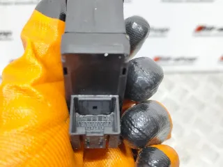 7P1927225B Кнопка ручного тормоза (ручника) Volkswagen Touareg 2 Арт 03937, вид 5