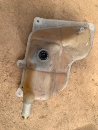 8D0121403D Расширительный бачок Audi A4 B5 Арт 443EBR, вид 4