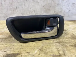  Ручка внутренняя передняя правая Toyota Corolla VERSO 2 Арт 93760478