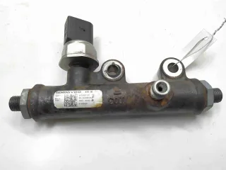 4R8Q9C066AA Топливная рампа Jaguar S-Type Арт 008013, вид 2