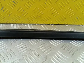 6817460060 Молдинг стекла двери задней левой внутренний Toyota Land Cruiser Prado 150 Арт 209865, вид 3