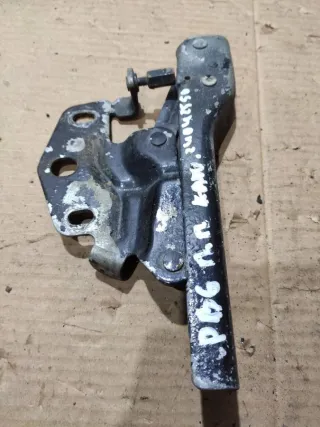 3C0823302D Петля капота правая Volkswagen Passat B6 Арт 93823086, вид 1