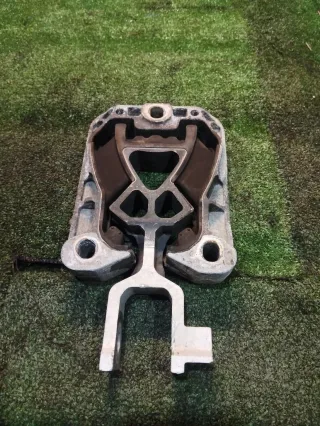 JX616P082 Подушка крепления кпп Ford Escape 4 Арт 94063765, вид 4