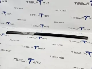 1080681-00 Молдинг двери передней левой Tesla model 3 Арт 31413, вид 1