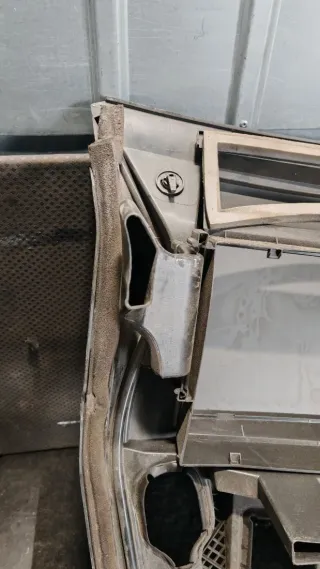 A2058300703 Водосток капота Mercedes C W205 Арт 94173296, вид 12