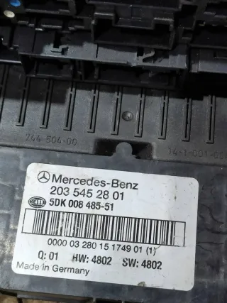 2035452801 Блок предохранителей Mercedes C W203 Арт 94188952, вид 4