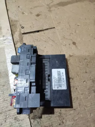 2035452801 Блок предохранителей Mercedes C W203 Арт 94188952, вид 2