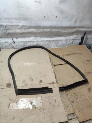  Уплотнитель капота Audi 100 C4 Арт 94215103, вид 1