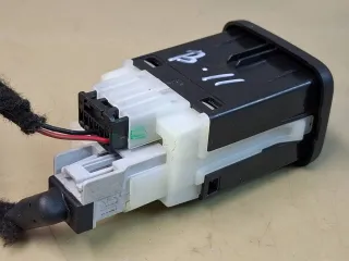 13509945 Разъем AUX / USB Chevrolet Equinox 3 Арт 319269, вид 2