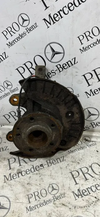  кулак поворотный правый Mercedes Vito W639 Арт 100006