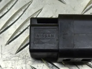 25320AX00C Выключатель концевой (концевик) Nissan Pathfinder 3 Арт 212929, вид 3