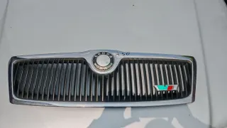 1Z0853668 Решетка капота Skoda Octavia A5 Арт 94286938, вид 1