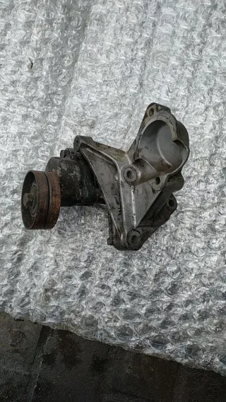 90502772 Кронштейн двигателя Opel Vectra B Арт 2DE18-59