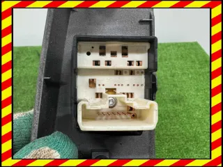 8482047050 Блок управления стеклоподъемниками Toyota Prius 2 Арт 94293668, вид 3