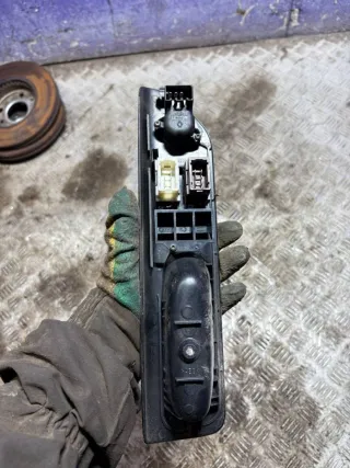  Кнопка стеклоподъемника переднего левого Renault Laguna 1 Арт 94304128, вид 2