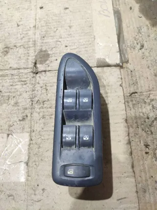  Блок управления стеклоподъемниками Renault Laguna 2 Арт 94304255, вид 1