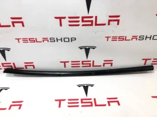1080681-00-B Молдинг двери передней левой Tesla model 3 Арт 99476447, вид 1